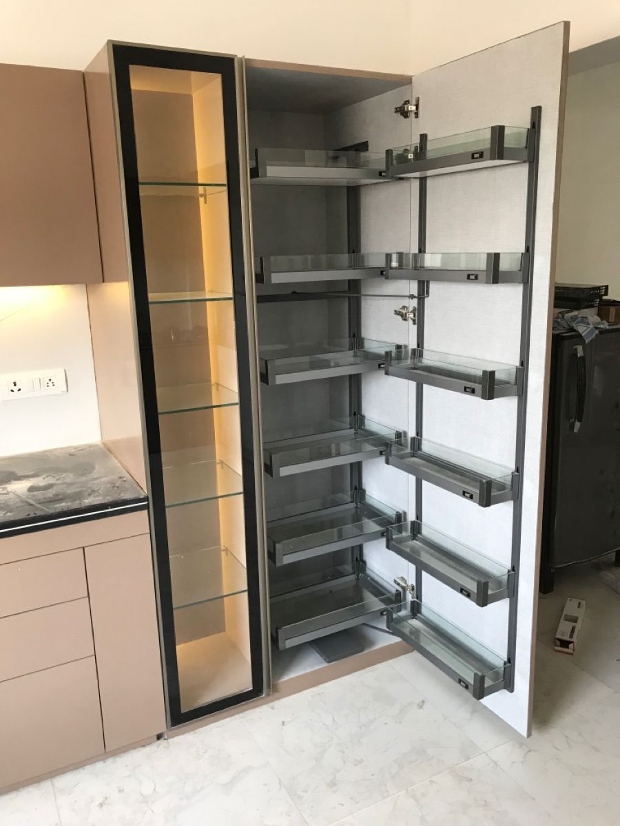 Kyzen Glass Pantry - Soft Close